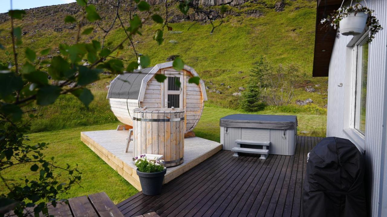 Kamburinn Holiday home *